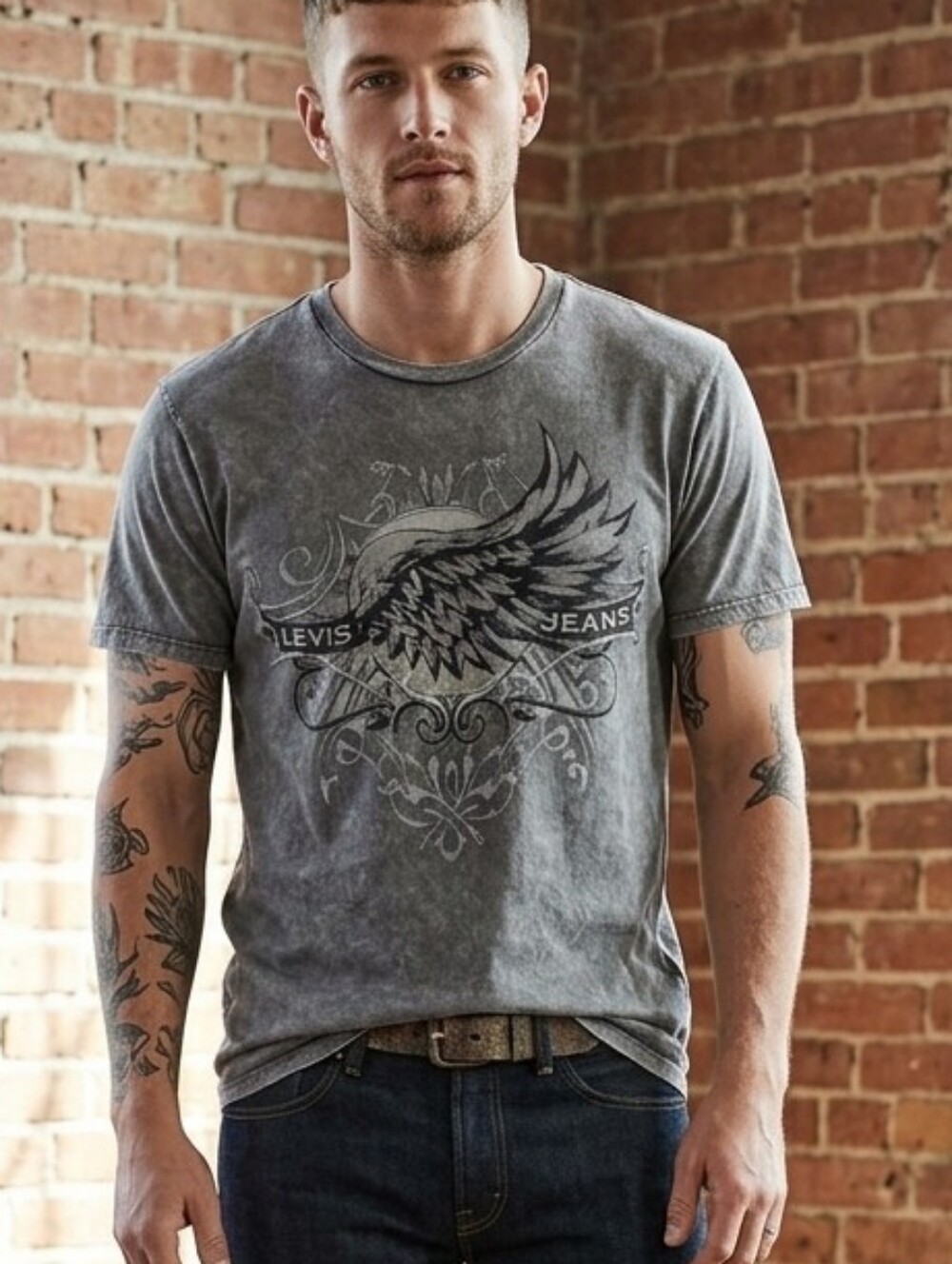 Levi's T-shirt Size Large